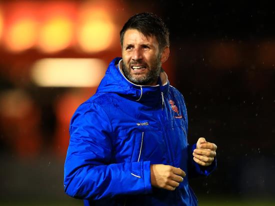 Lincoln boss Cowley praises referee over rescinding penalty in win at Carlisle