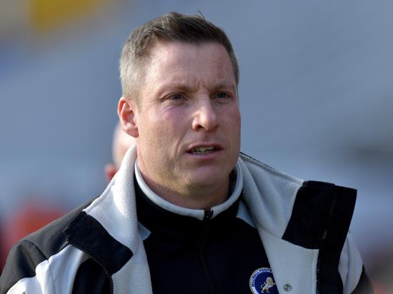 No pressure on play-off contenders Millwall, says boss Neil Harris