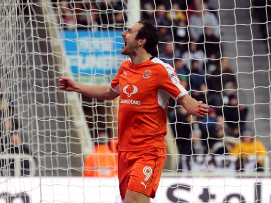 Danny Hylton returns for Luton as they welcome Sunderland