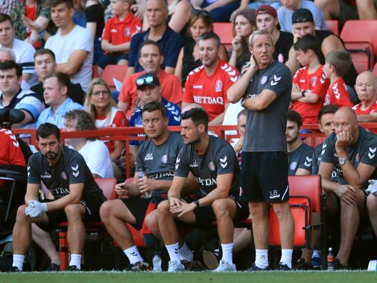 Charlton fans’ crisp protest delays goalless draw with Fleetwood