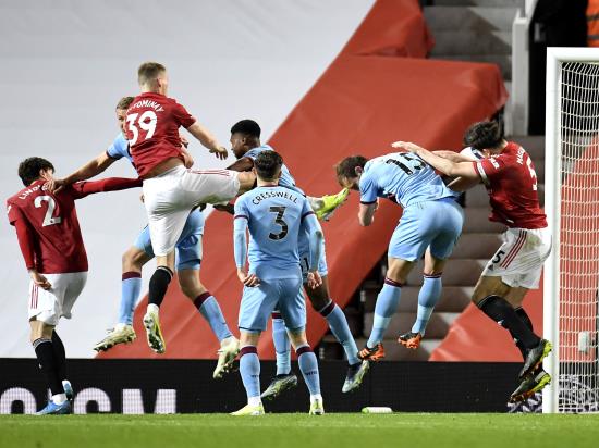 Manchester United benefit from own goal to beat West Ham and sit second