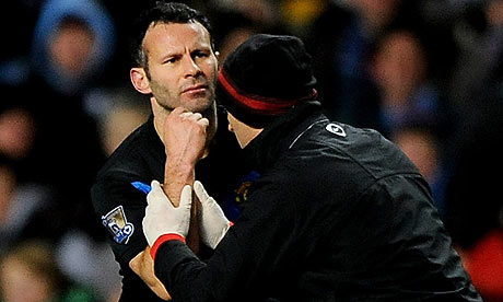 Manchester United await results of Ryan Giggs' x-ray