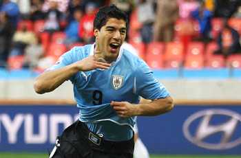 Uruguay 2-1 South Korea: Luis Suarez Shoots La Celeste Into Quarter-Finals