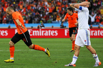 Netherlands 2-1 Slovakia: Arjen Robben & Wesley Sneijder Put Oranje Into Quarter-Finals