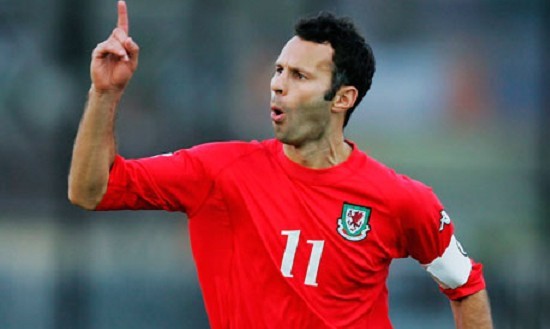 Manchester United's Ryan Giggs rules out return for Wales