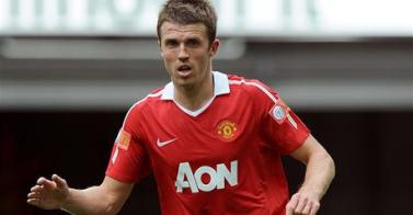 Carrick signs United extension