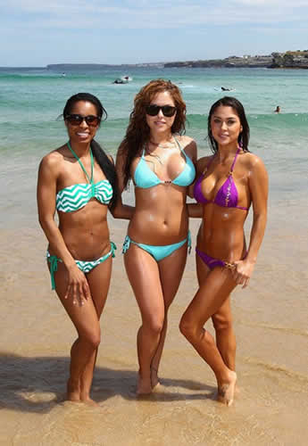 Smokin' hot UFC Octagon girl Arianny Celeste in a bikini at Bondi Beach