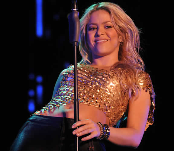 Shakira goes public with Pique