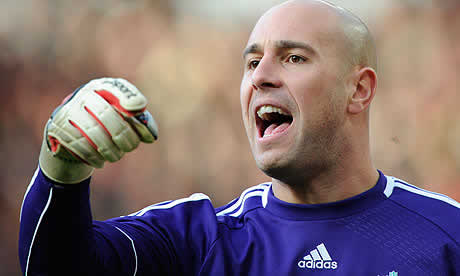 Pepe Reina says he wants to stay and 'fight for titles' at Liverpool