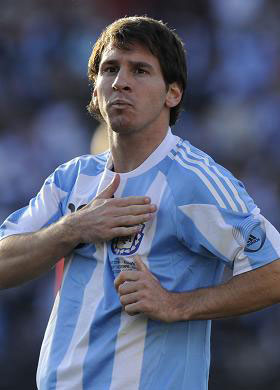 Super Mario: Messi owes Argentina