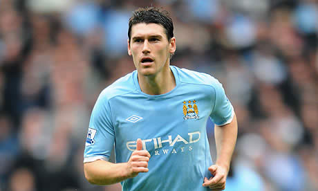 Manchester City angry with agent over Gareth Barry link to Napoli