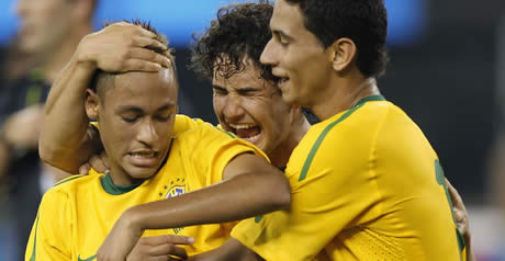 Santos firm over starlets - Neymar and Ganso to remain in Brazil