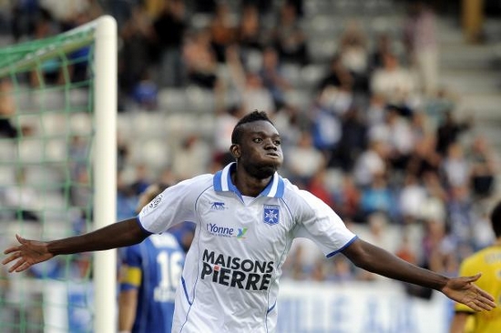 Newcastle close in on Auxerre star