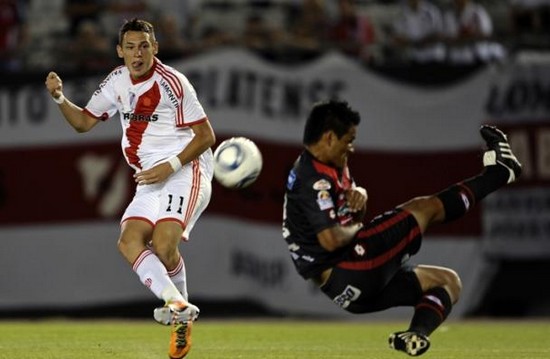 Liverpool and Chelsea warned off River Plate strike starlet