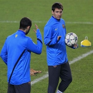 Barca resume chase without Messi