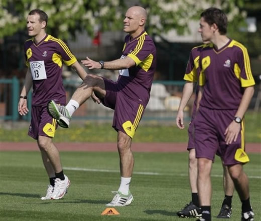 UEFA sets refereeing agenda for EURO 2012