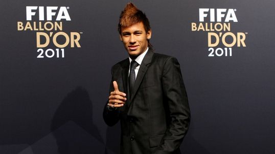 Santos fighting to keep Neymar