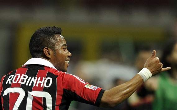 Santos send representatives to AC Milan to negotiate Robinho move