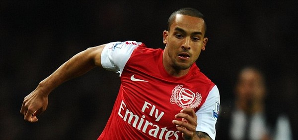 Arsenal open contract talks with Theo Walcott after concerns over his future
