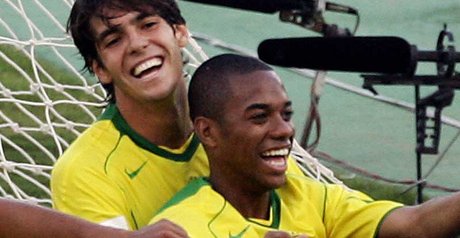 Robinho wants Kaka at Milan - Brazilian believes linking up would be good World Cup preparation