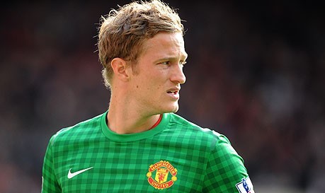 Manchester United's Lindegaard warns against Champions League errors