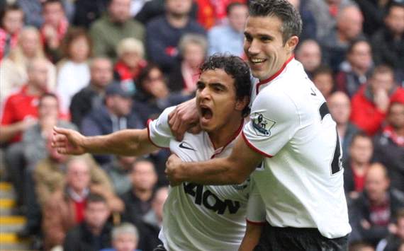 Liverpool 1-2 Manchester United: Van Persie penalty downs 10-man hosts at emotional Anfield