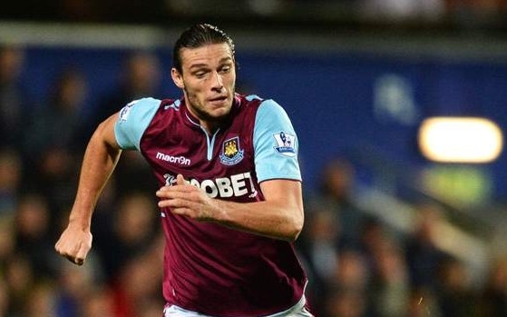 Noble defends Carroll from Southampton diving accusations