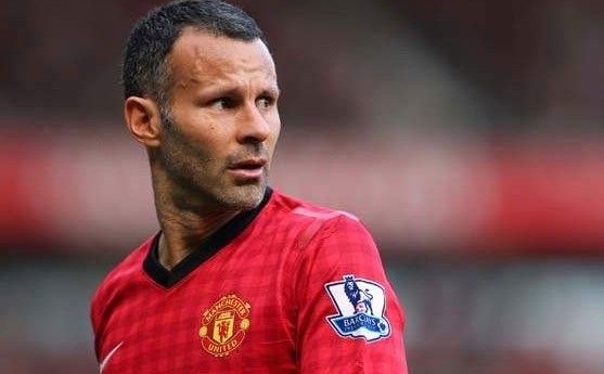 Manchester United stall on Giggs contract talks