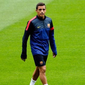 Barca's Alexis out for a month