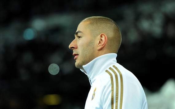 Real Madrid deny 'Benzema to PSG' hoax call