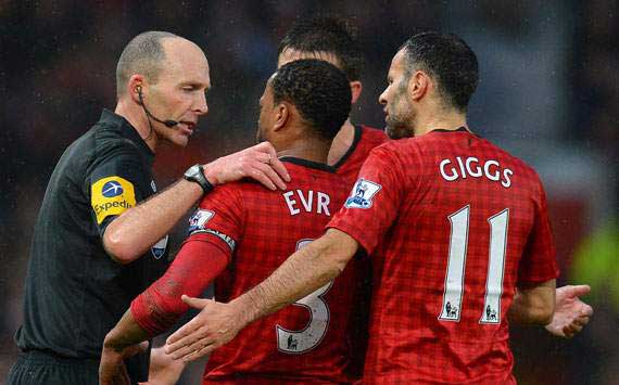 Manchester United 4-3 Newcastle: Chicharito snatches last-gasp winner to settle seven-goal classic
