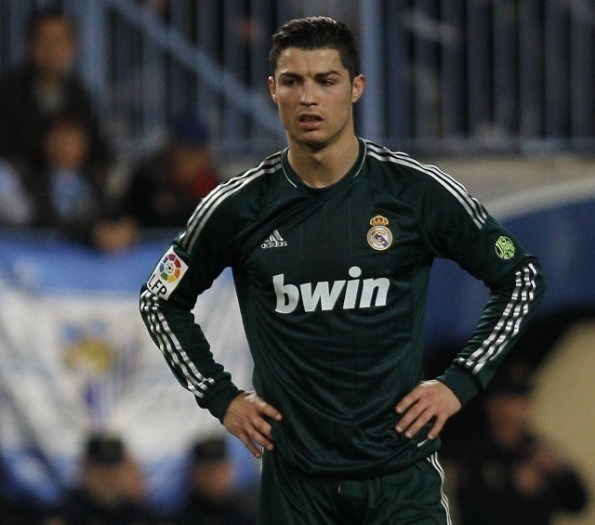 Cristiano Ronaldo set to alert Manchester United by rejecting Real Madrid contract extension