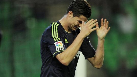 Sad Ronaldo can force United move