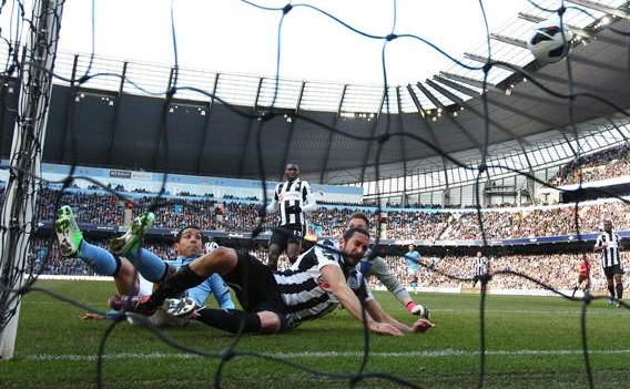 Manchester City 4-0 Newcastle United: Dominant champions pile pressure on Pardew