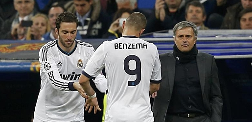 Mourinho puts squeeze on Higuaín and Benzema