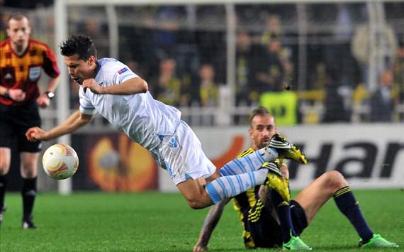 Fenerbahce 2-0 Lazio: Webo & Kuyt puts Turks in charge
