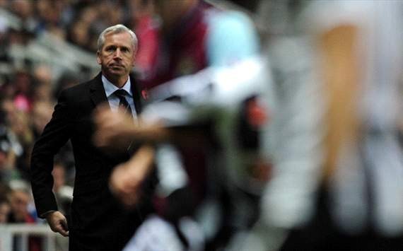 Pardew: Newcastle need to emulate Barcelona to beat Benfica