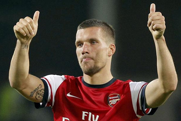 Podolski backed by Wenger to be new Robin van Persie