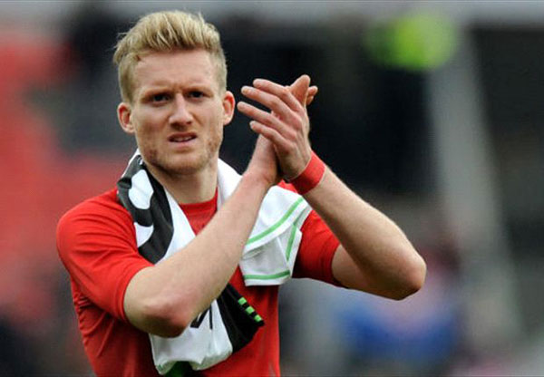'Let's wait and see' - Schurrle hints at Chelsea move