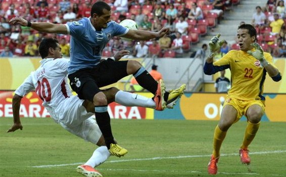 Uruguay 8 - 0 Tahiti: Abel Hernandez hits four as South Americans reach semi-finals