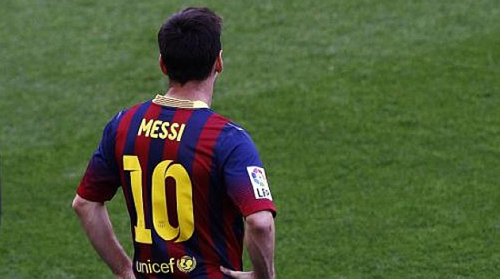Messi jeered by Camp Nou crowd