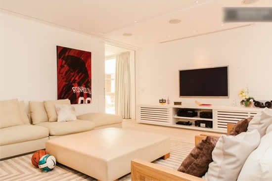 Ronaldinho is renting out his house in Rio for $15,000 a night during the World Cup