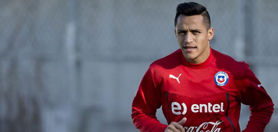 Manchester United step up Alexis chase