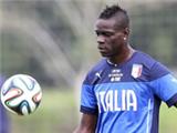  'She said yes': Balotelli proposes to girlfriend 
