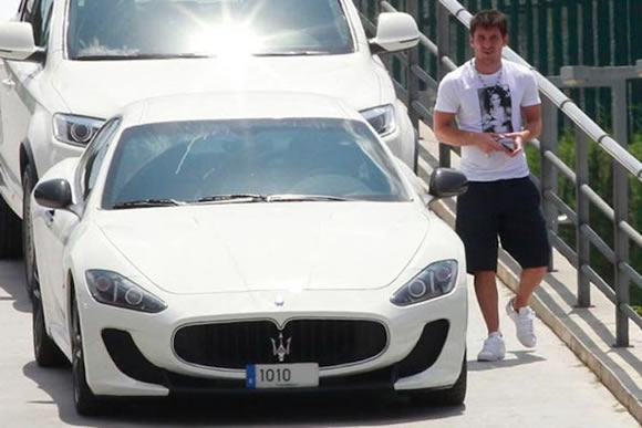 8 Soccer Stars and Their Gorgeous Cars