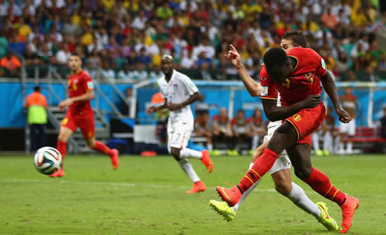 Belgium 2 : 1 USA - Belgium win despite Howard heroics
