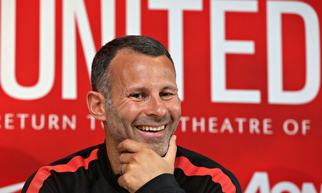 Manchester United job does not scare Louis van Gaal, says Ryan Giggs