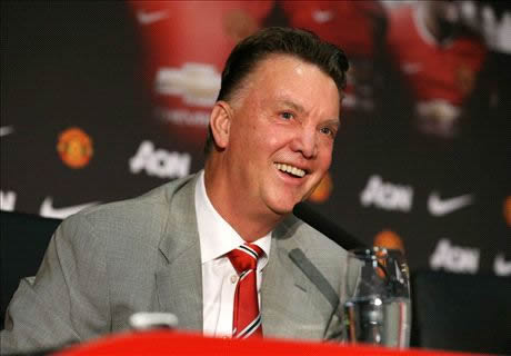 Louis van Gaal v David Moyes: The Manchester United unveilings