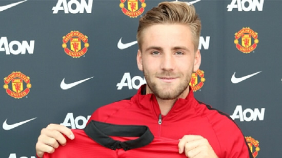 Shaw says he can handle United pressure