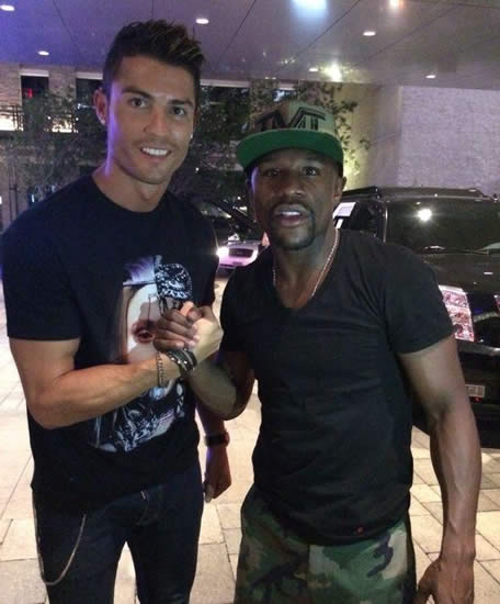 Cristiano Ronaldo & Floyd Mayweather hang out in America